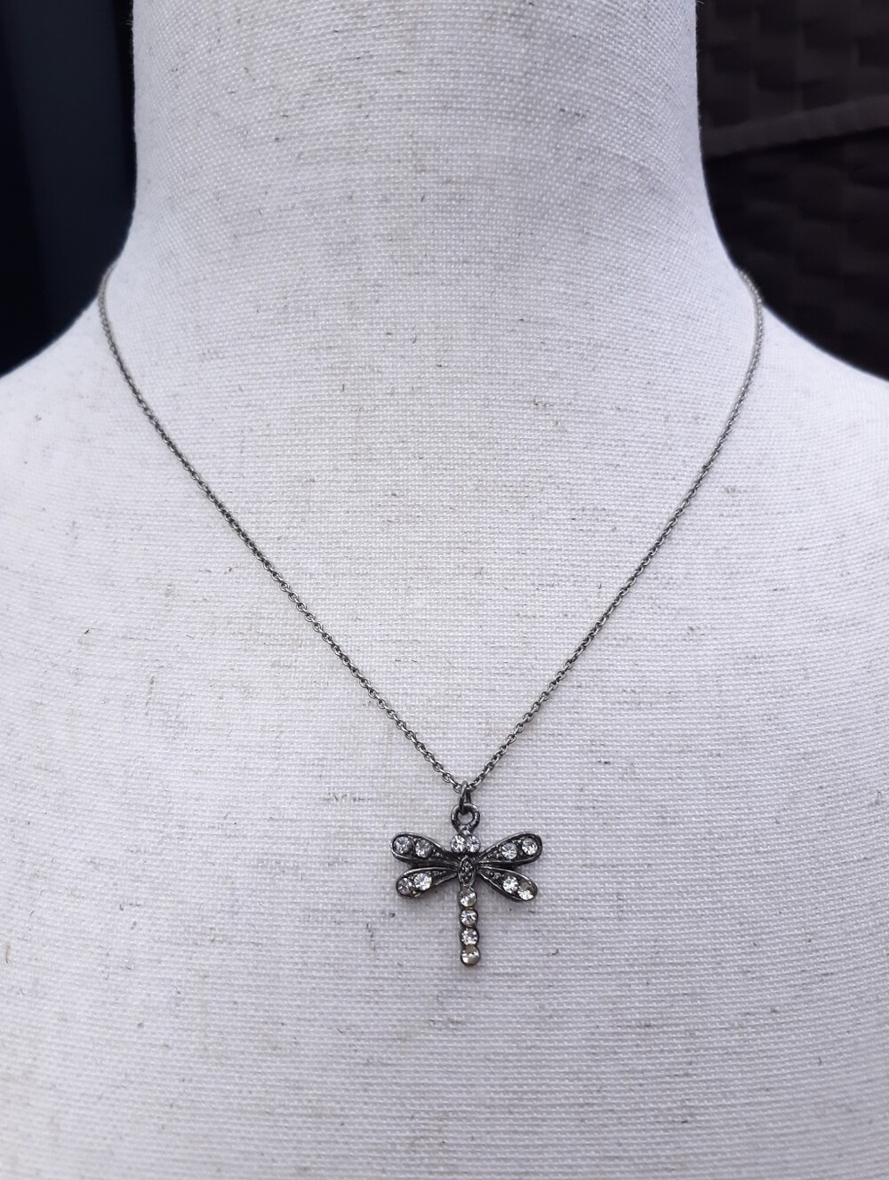 16" Vintage Rhinestone Dragonfly Pendant Chain Necklace Gunmetal Black Gray